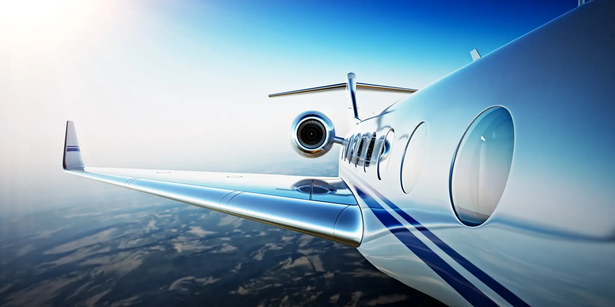 Vista ravvicinata di un jet privato in volo, simbolo di efficienza, velocità e aviazione su misura Flyness, noleggio jet privati e aerei charter.