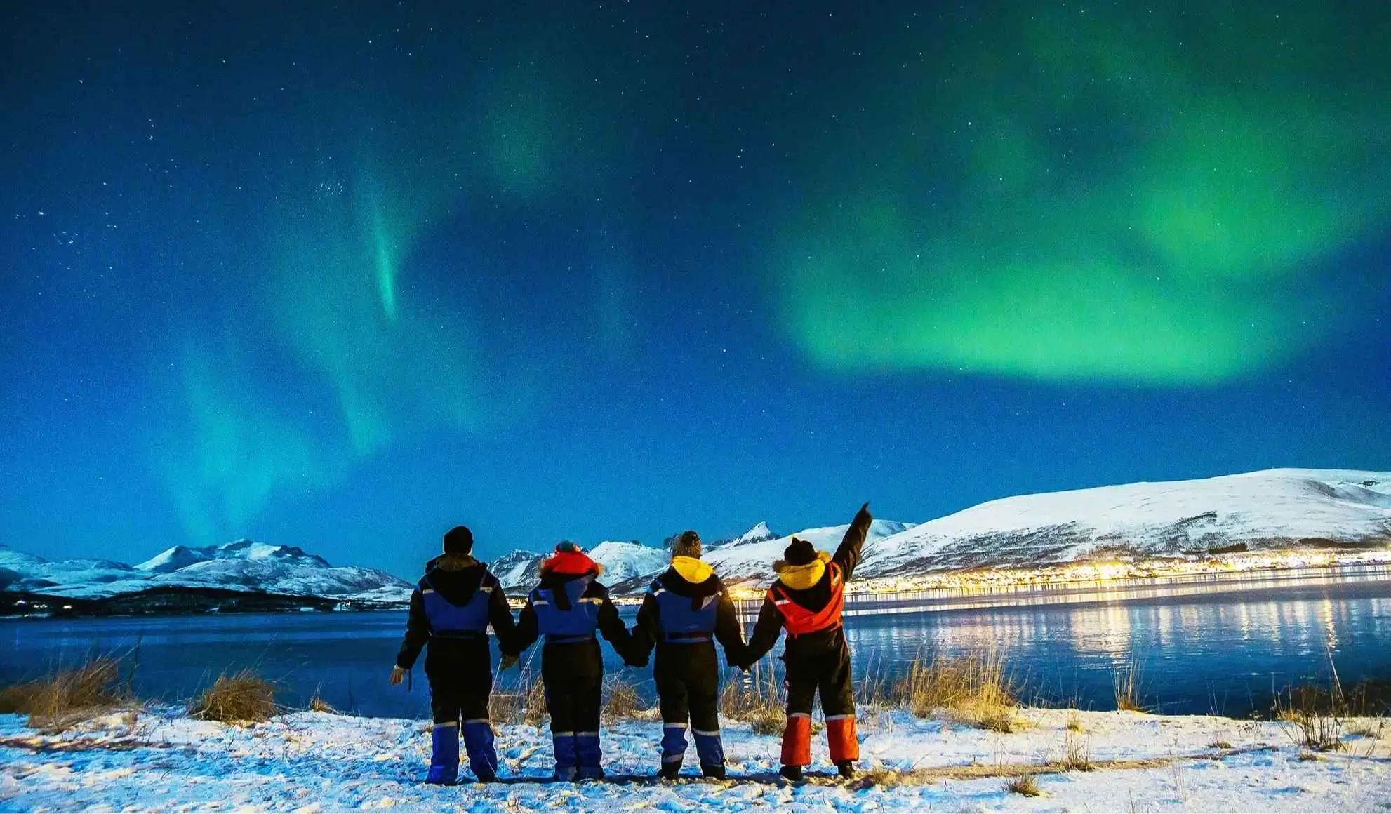 Team building aziendale sotto l'aurora boreale alle isole Lofoten, esperienza incentive esclusiva con volo charter Flyness
