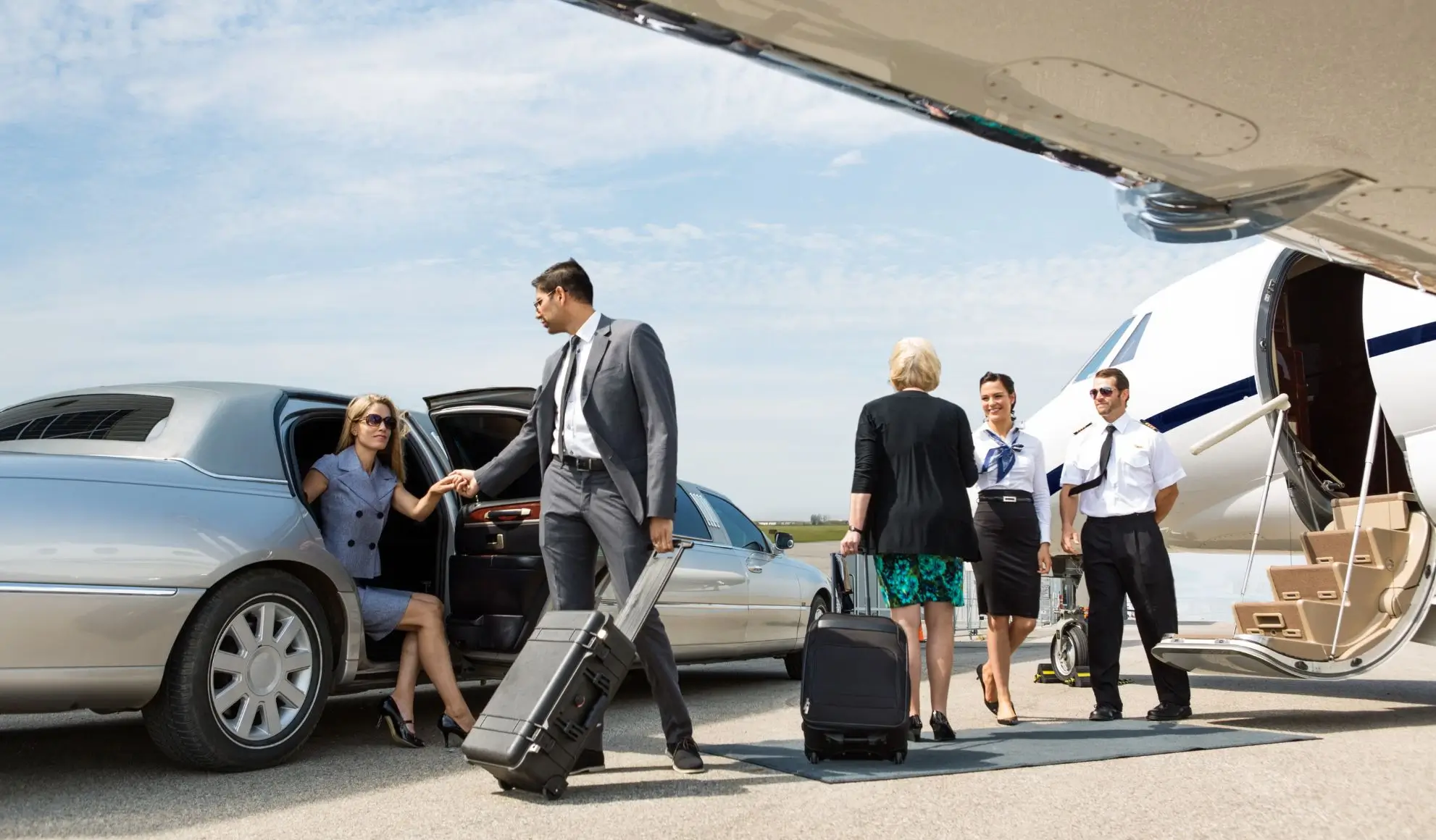 Imbarco su jet privato per viaggio business, con accoglienza esclusiva e transfer