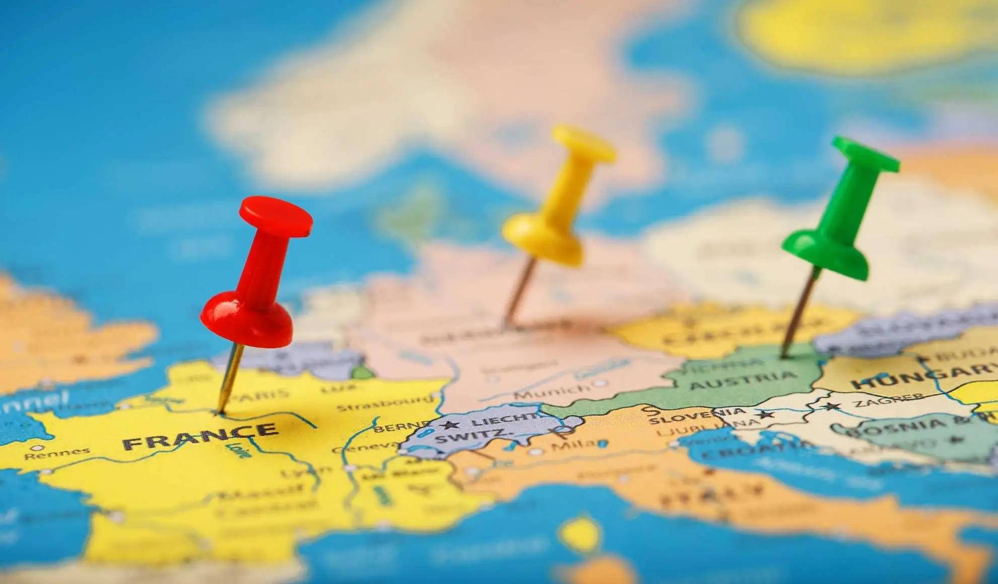 voli-business-viaggi-di-lavoro-multi-tappa-europa Pianificazione strategica di viaggi di lavoro multi-tappa in Europa per trasferte aziendali